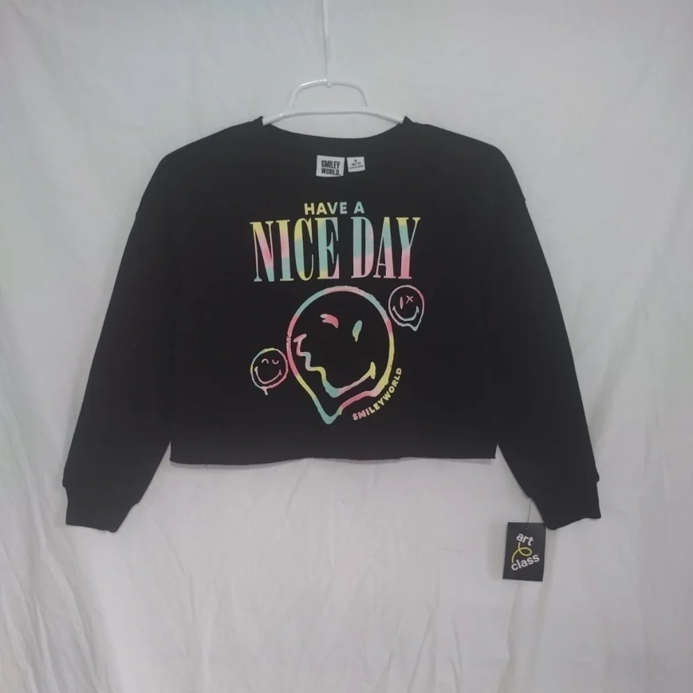 Art class. Smiley World Black girls sweater size 6/7(S). Made in China.